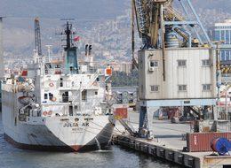 İzmir'e gemi ile 5 bin 391 angus getirildi