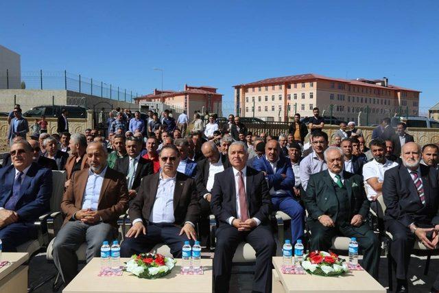 Ayşe Memiş Yatılı Kız Kur’an Kursu hizmete açıldı