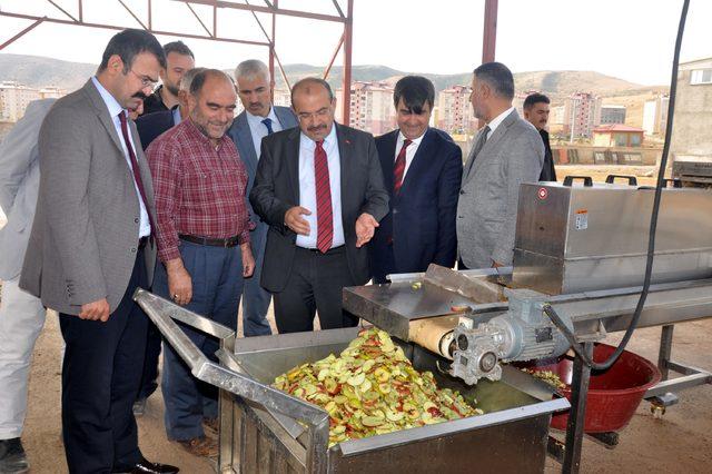 Bitlis Valisi Ustaoğlu: Yatırım yapan işadamlarını kahraman olarak görüyoruz