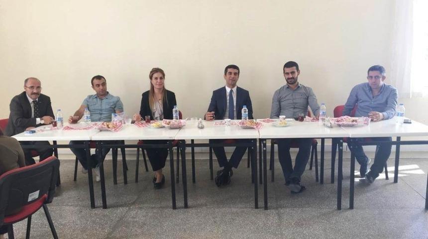 Kaymakam Kazez;"&Ccedil;emişgezek il&ccedil;esinin eğitimi de meşhur diyebiliyoruz"