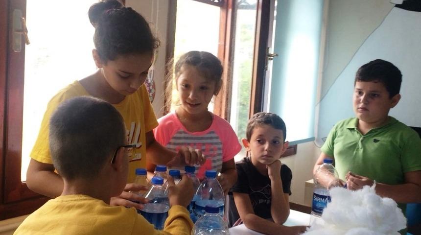 Kartepeli miniklerden geri d&ouml;n&uuml;ş&uuml;me destek