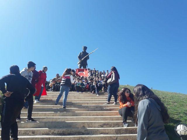 B&uuml;y&uuml;k taarruzun yaşandığı topraklara ziyaret&ccedil;i akını 1