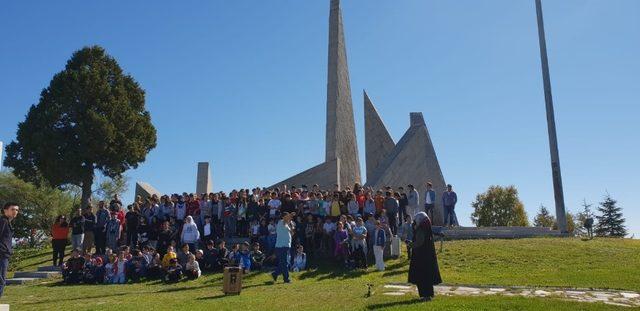 B&uuml;y&uuml;k taarruzun yaşandığı topraklara ziyaret&ccedil;i akını 3