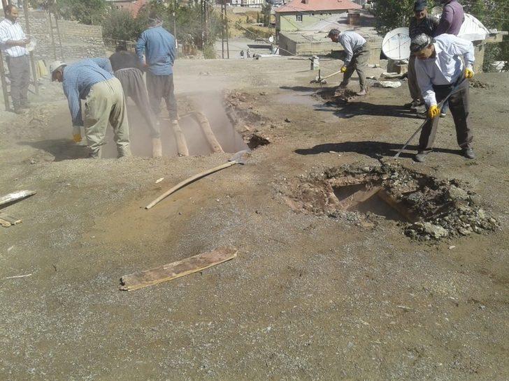 Evleri çöken 6 nüfuslu Engin ailesi yardım bekliyor G2