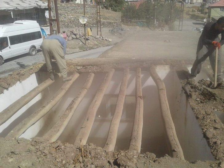 Evleri çöken 6 nüfuslu Engin ailesi yardım bekliyor G3