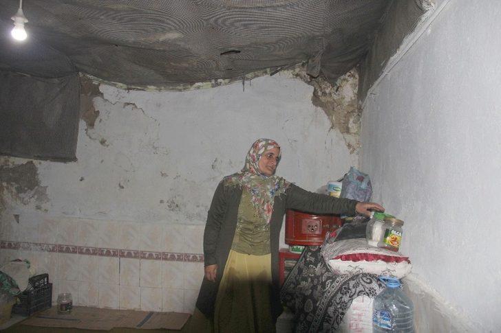 Evleri çöken 6 nüfuslu Engin ailesi yardım bekliyor G4