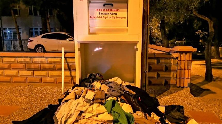 Sokak magandaları her yere zarar vermeye başladı