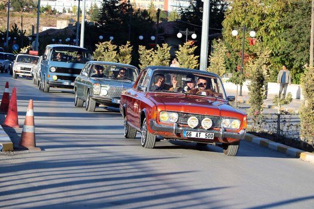 Yozgat’ta klasik otomobiller görücüye çıktı