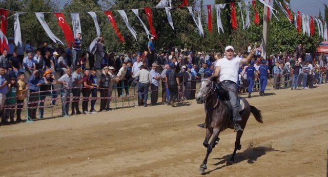 Ödemiş’te Rahvan At Yarışları heyecanı