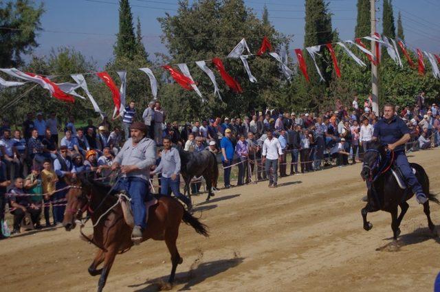 Ödemiş’te Rahvan At Yarışları heyecanı