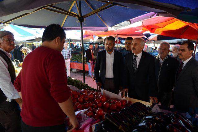 Çorum Belediye Başkanı Gül, pazarda denetim yaptı