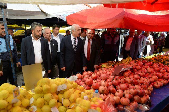 Çorum Belediye Başkanı Gül, pazarda denetim yaptı