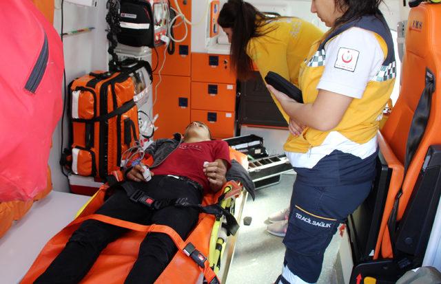 Törende bayılan öğrenciye ilk müdahaleyi sağlık müdürü yaptı