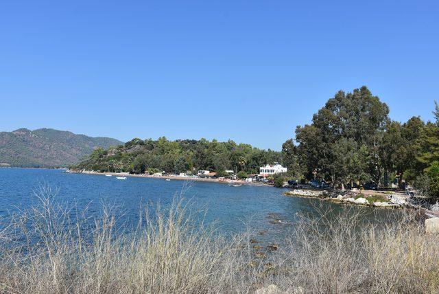 Marmaris'te alçak uçuş yapan gizemli uçak korkuttu