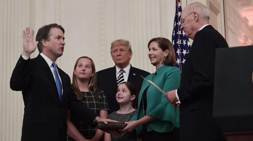 Kavanaugh, Beyaz Saray'da d&uuml;zenlenen t&ouml;rende yemin etti