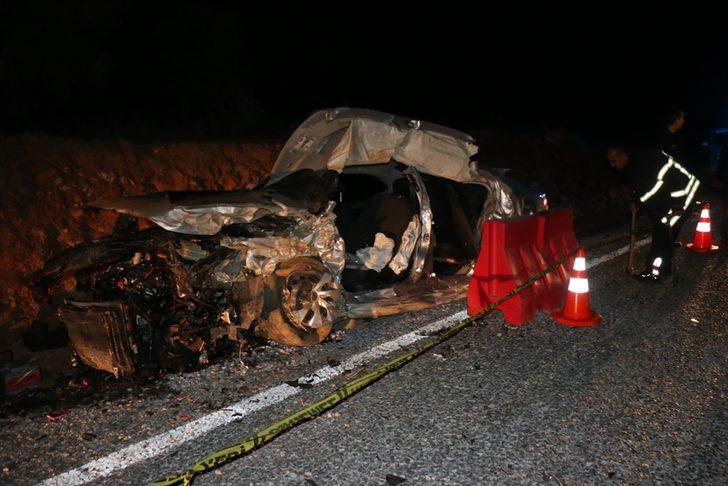 Aydın'da feci kaza: 3 ölü, 2 yaralı G1