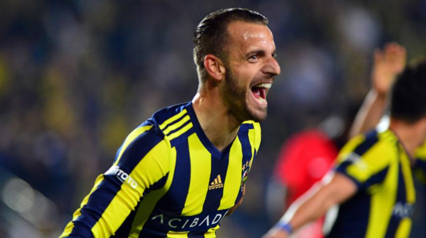 Roberto Soldado Volkan Demirel'den yardım istedi