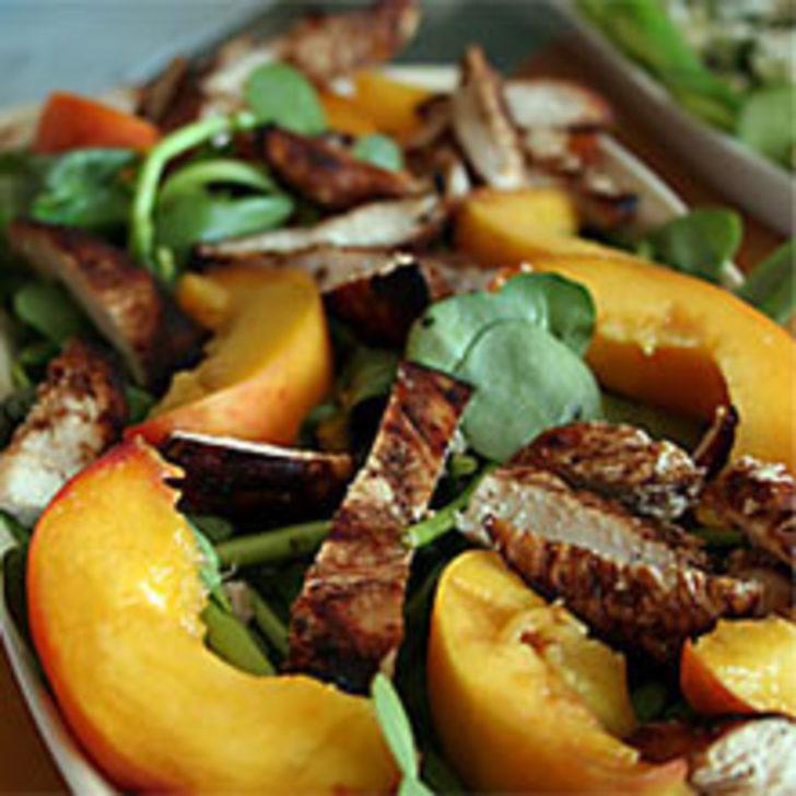 Balzamik Tavuklu Şeftali Salatası