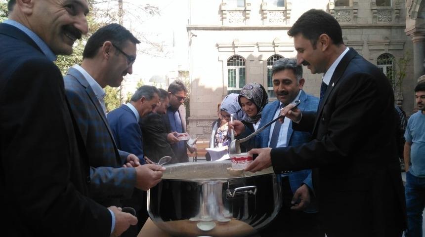 Dev Ali Liseli Aşure Programı D&uuml;zenledi