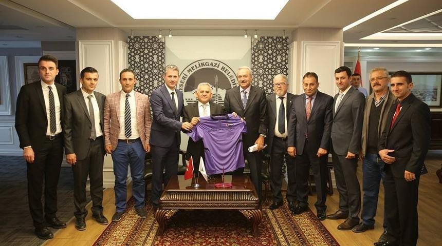 T&uuml;rkiye faal futbol hakem ve g&ouml;zlemcilerden Melikgazi Belediyesi&rsquo;ne ziyaret