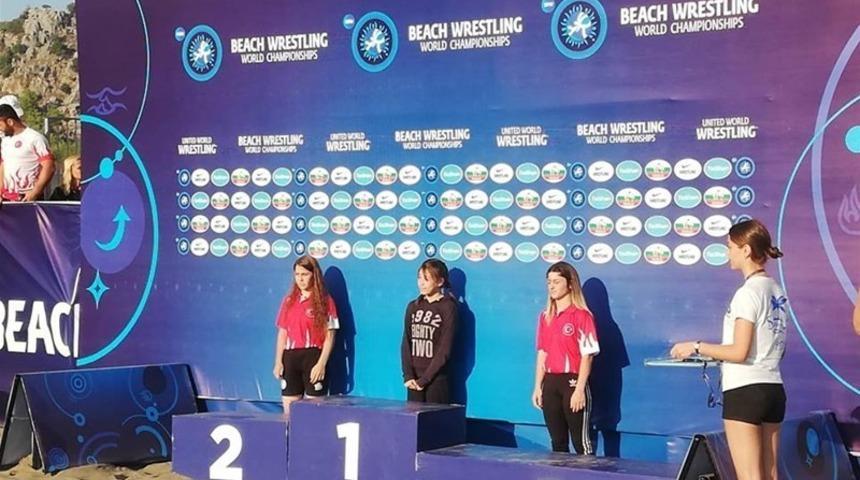 Tekirdağlı milli g&uuml;reş&ccedil;i d&uuml;nya &uuml;&ccedil;&uuml;nc&uuml;s&uuml;