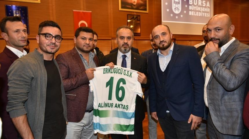 B&uuml;y&uuml;kşehir&rsquo;den amat&ouml;re b&uuml;y&uuml;k destek