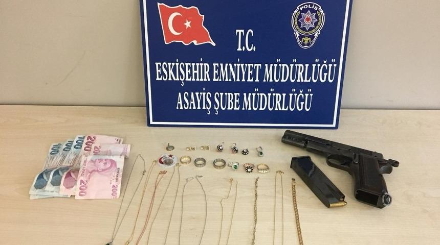 17 ayrı su&ccedil;tan aranan şahıs yakalandı