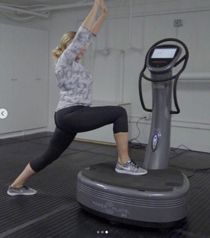 Iskra Lawrence'ın hamburger keyfi G4