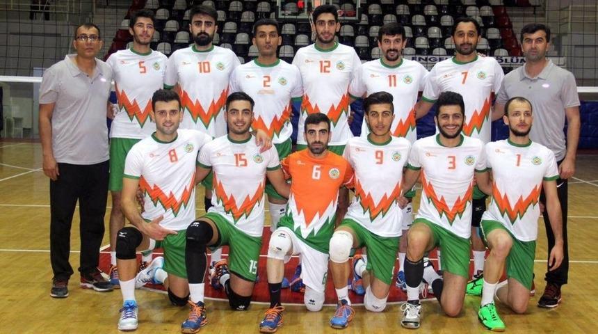 B&uuml;y&uuml;kşehir voleybolda sezona yenilgiyle başladı