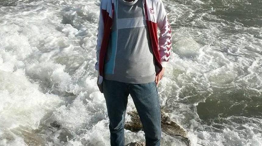 Salıncaktan d&uuml;şen gen&ccedil; 12 g&uuml;n sonra &ouml;ld&uuml;