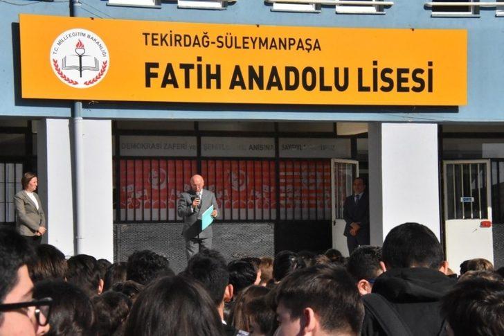 800 kilogram pil toplayan öğrencilere ödül G3