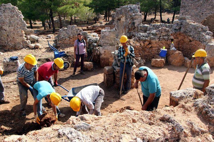 Yabani otların altından 2 bin 200 yıllık antik kent çıktı  G1
