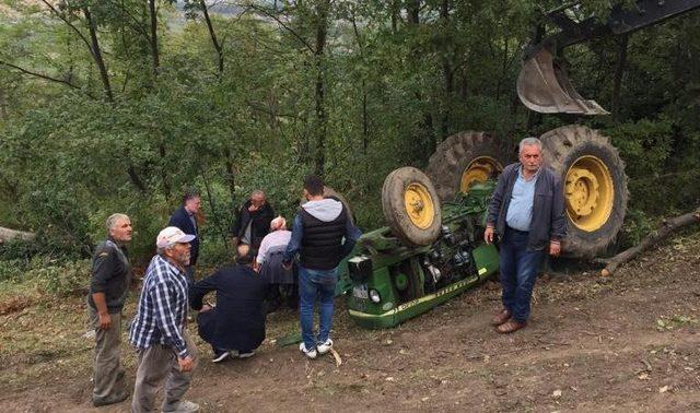 Yakakent’te traktör devrildi: 1 ölü