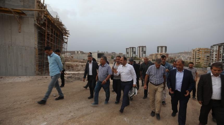 Çiftçi, çevik kuvvet kavşağında incelemelerde bulundu