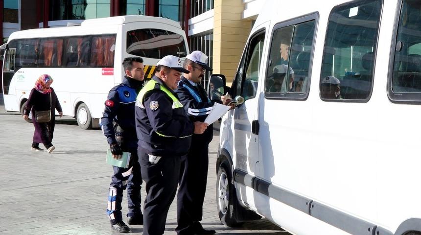 Büyükşehir’den okul servis araçlarına denetim