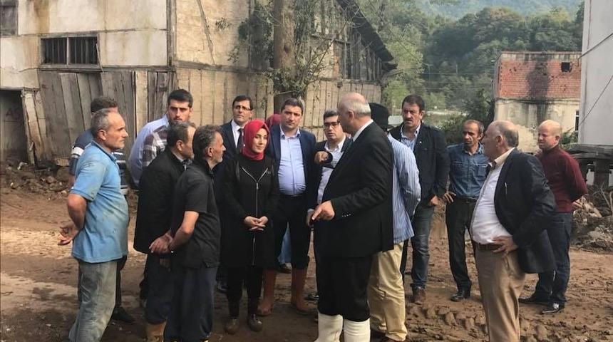 AK Parti Trabzon Milletvekili Ayvazoğlu Araklı&rsquo;da sel b&ouml;lgesinde incelemelerde bulundu