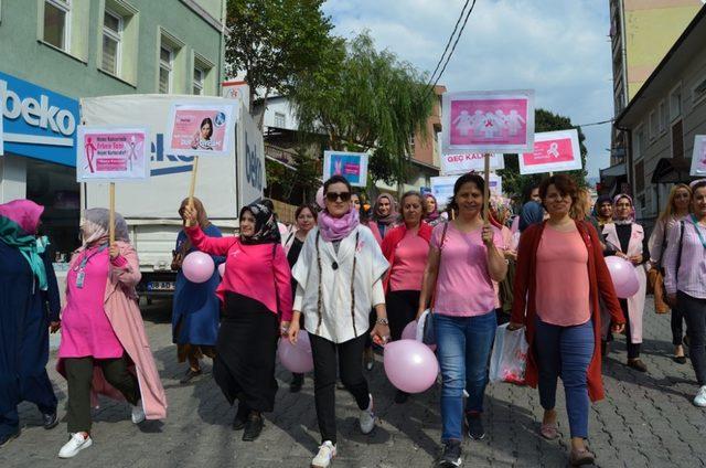 Artvin’de kadınlar Meme Kanseri için yürüdü