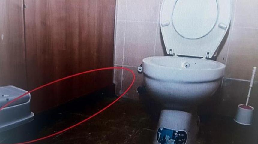 Karargah tuvaletinde büyük skandal! Kadın personeli görüntülerken yakalandı