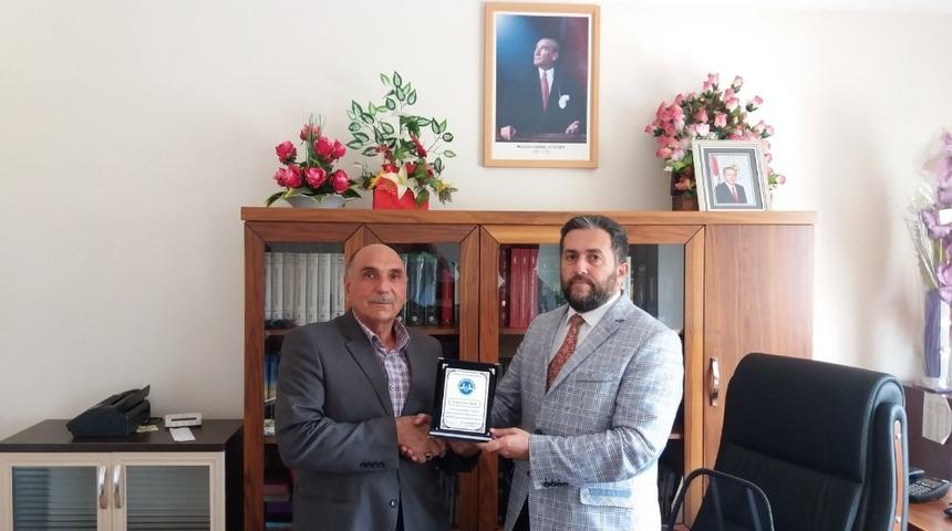 M&uuml;ft&uuml;l&uuml;kten emekli olan personele teşekk&uuml;r plaketi