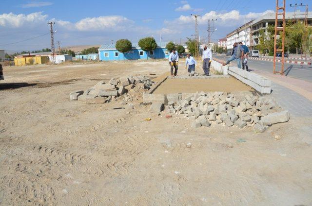 Erciş Belediyesinden hastaneye bin araçlık yeni otopark