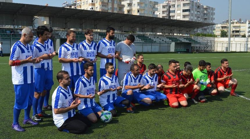 &Ouml;nce dua ettiler, sonra ma&ccedil;a başladılar