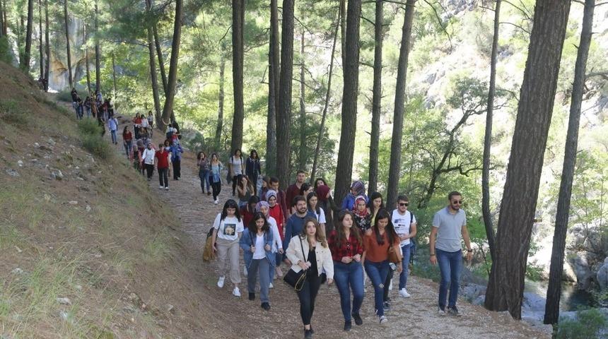 SD&Uuml;, &lsquo;Keşif Isparta&rsquo; ile yeni d&ouml;neme &lsquo;Merhaba&rsquo; dedi