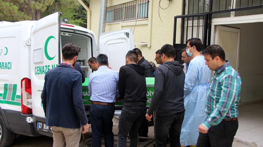 Arı sokması sonucu &ouml;len kadın toprağa verildi