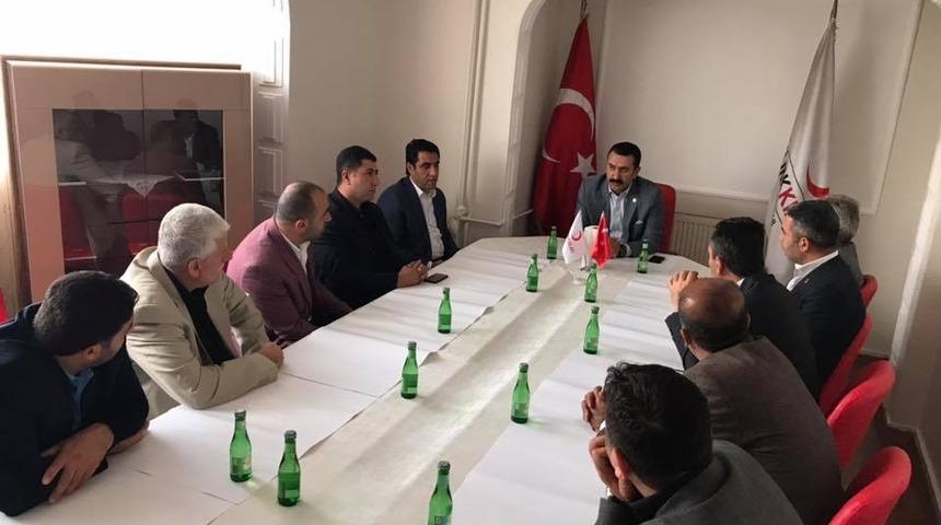 Muhtarlardan Kızılaya teşekk&uuml;r ziyareti