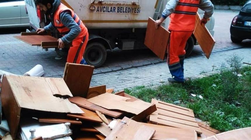 Avcılar&rsquo;da 7/24 temizlikle sokaklar pırıl pırıl