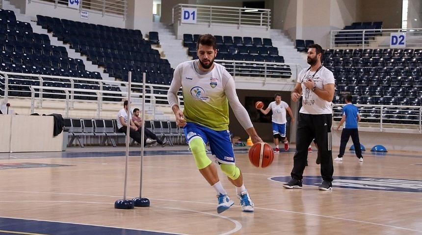 Denizli Basket yeni sezon hazırlıklarını s&uuml;rd&uuml;r&uuml;yor