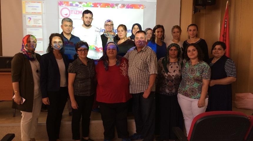 Farklı gelişim g&ouml;steren &ccedil;ocukların annelerine iletişim anlatıldı