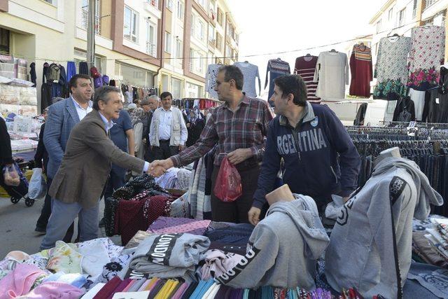 Başkan Ataç Şirintepe pazarında