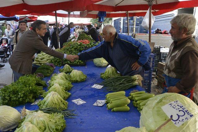 Başkan Ataç Şirintepe pazarında