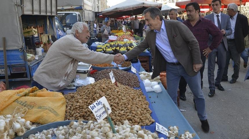 Başkan Ataç Şirintepe pazarında